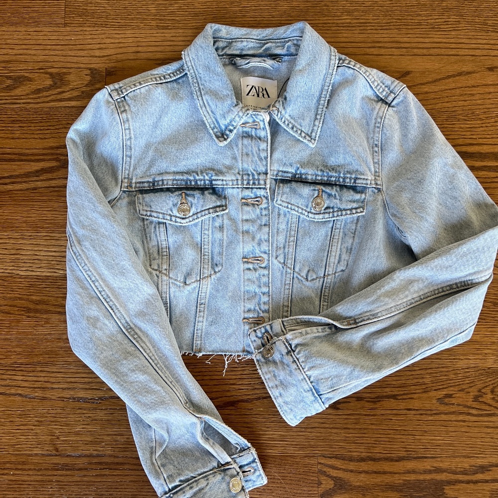 Cropped denim jacket